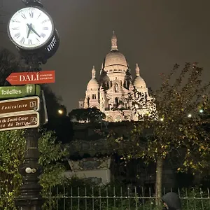 un-studio-au-pied-de-sacre-coeur-75018.fr-paris.fr/